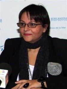 Elena Benitez - IU Benítez: “La ausencia total de interés por parte de Moya para consensuar una fecha y unos actos para el día del municipio han hecho que IU no acuda a éstos”