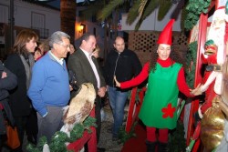 mercadillo_pueblo Enrique Moya inaugurando el mercadillo