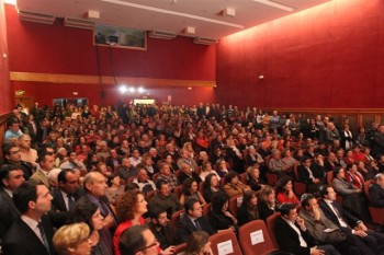 Multitud de vecinos respaldaron a Carnero