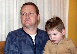 Tomas_Leighton John Leighton con su hijo