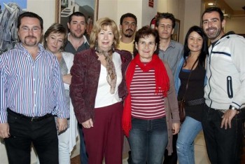 corto_benalmadena Francisco Moreno, Remedios Herrero, Lola Guerrero y alumnos que han participado en el evento