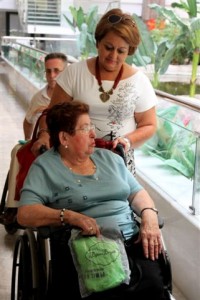 Mª del Carmen Florido acompañando en la visita