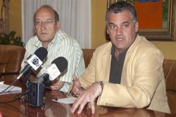 20110721_arroyo_carnero_(rapifoto) Arroyo y Carnero explicaron la actual situación económica del municipio
