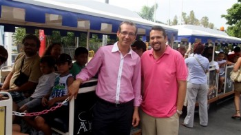 Salido y Olea acompañaron a los niños en esta primera visita turística