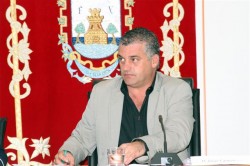 20110929_pleno_1_www_guiadebenalmadena_com “Queremos que Benalmádena cuente con una plaza de toros que sea un espacio de referencia tanto para eventos taurinos como culturales”
