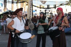 puerto_pirata_www-guiadebenalmadena-com Mercado Pirata en el Puerto de Benalmádena