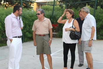 20111006_VECINOS_BONANZA_www-guidebenalmadena-com Los Servicios Operativos ya han solucionado varias demandas de los vecinos
