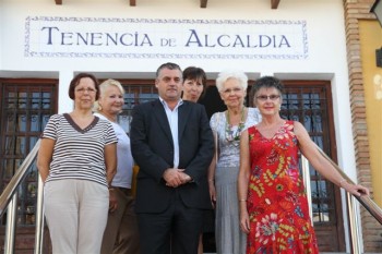 20111006_voluntarios_extranjeros_www-guiadebenalmadena-com ocho voluntarios integran el servicio, que se desarrollará todos los jueves de 10.00 a 14.00 horas
