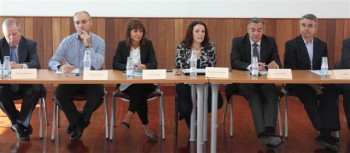 20111021__mesa_turismo “El encuentro tuvo como principal motivo la necesidad de crear una instancia coordinadora entre el sector público y privado, que planificará la intervención de los diferentes sectores en el desarrollo del principal motor económico del municipio: el turismo”