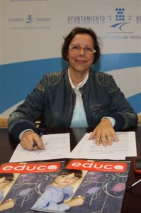 20111115_pres_revista_educa Para los próximos números se abrirá un apartado para el profesorado que ya ha finalizado su etapa docente y otro dedicado a los estudios e investigaciones de expertos