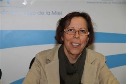 Elena-Galan_www-guiadebenalmadena-com “Es importante que nuestros estudiantes y sus familias conozcan los problemas que pueden generar el uso inseguro de las nuevas tecnologías”